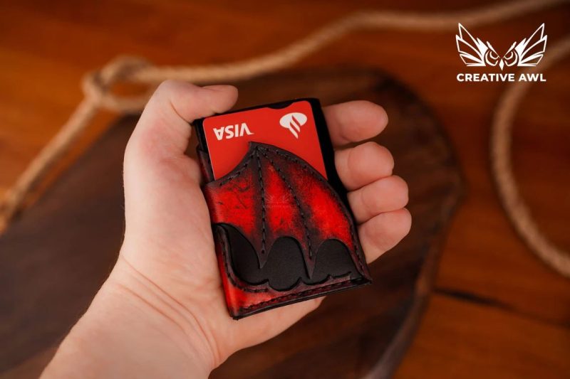 手工皮具图纸 龙元素卡包版型