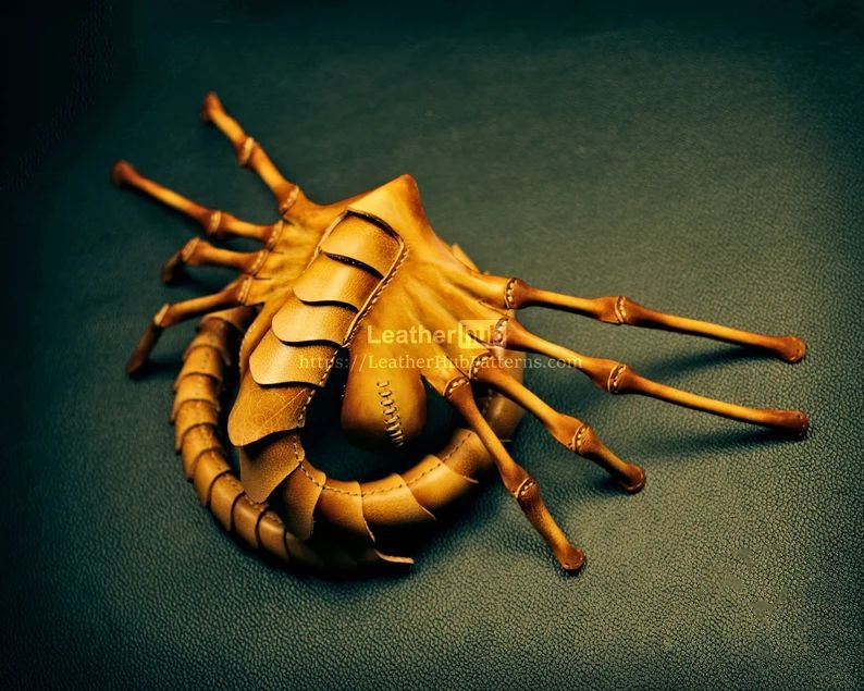 图片[2]-手工皮具图纸 抱脸虫面具lh011-皮艺果手工皮具图纸