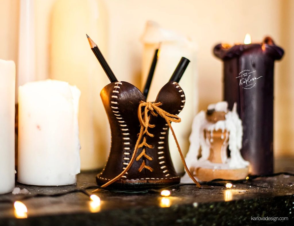 图片[1]-手工皮具图纸 胸衣笔筒kd053-皮艺果手工皮具图纸