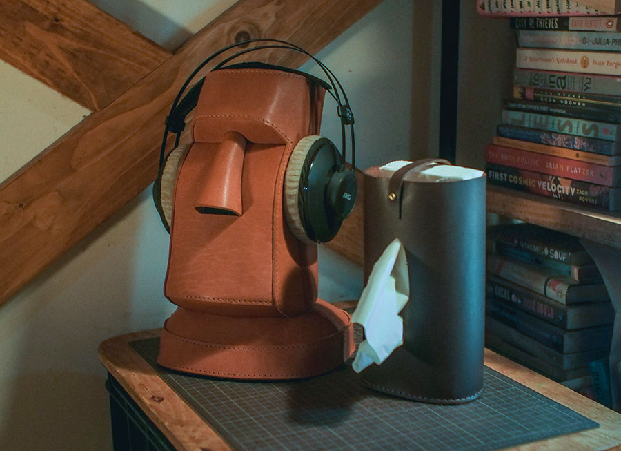 图片[1]-复活节岛耳机支架制作过程-DIY手工帖子圈子-皮具教程-皮艺果手工皮具图纸