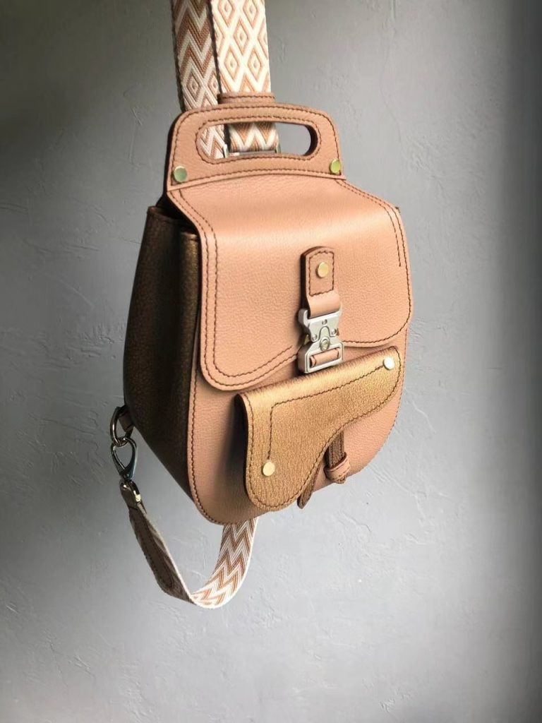 图片[1]-手工皮具图纸 Dior胸包-皮艺果手工皮具图纸