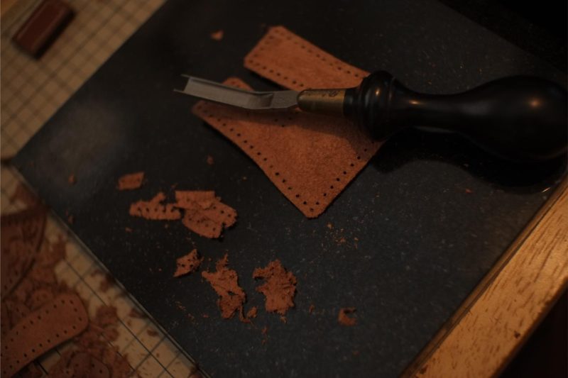 复活节岛笔筒制作过程-皮艺果手工皮具图纸