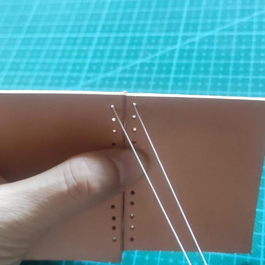 皮革十字缝线法 打造坚固的十字装饰缝线-皮艺果手工皮具图纸