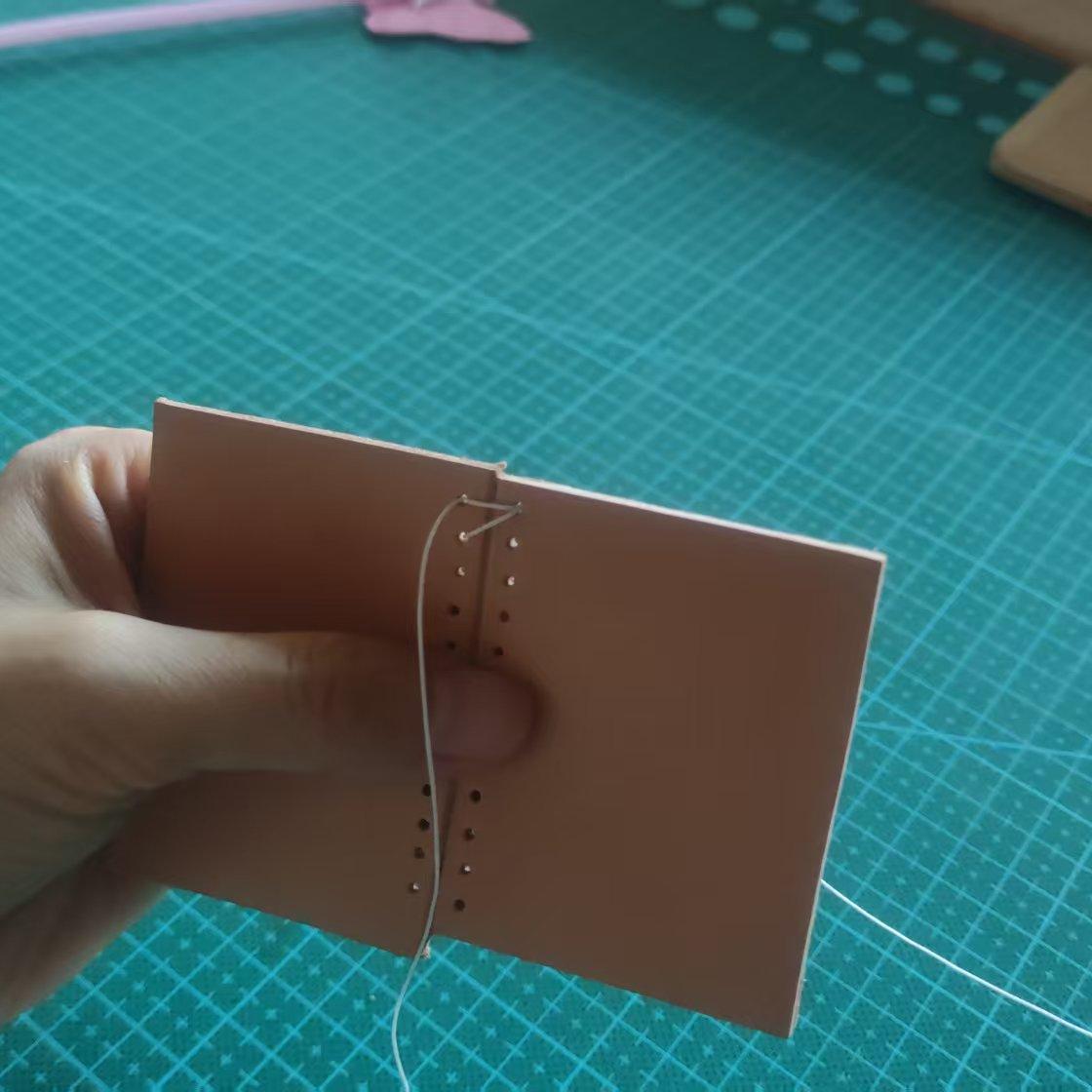 图片[5]-皮革十字缝线法 打造坚固的十字装饰缝线-DIY手工帖子圈子-皮具教程-皮艺果手工皮具图纸