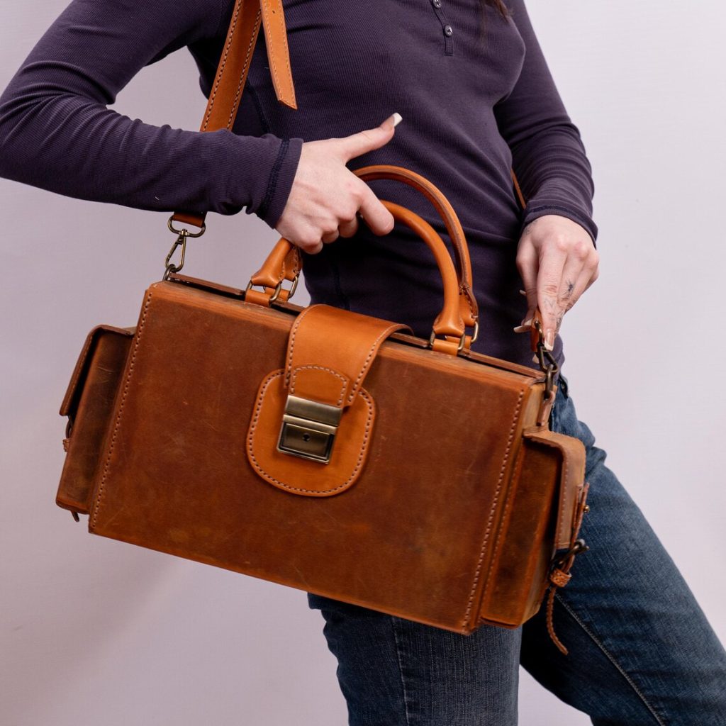 图片[1]-皮艺果图纸 医生包 vp240-皮艺果手工皮具图纸