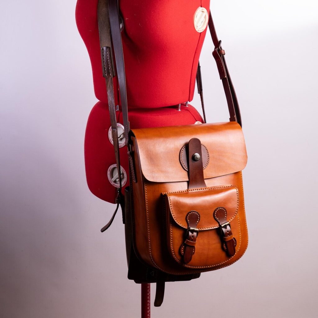 图片[3]-单肩斜挎包图纸-皮艺果手工皮具图纸库